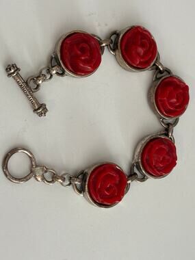 Classic Hardware Bracelet Carved Resin Roses Silver Plated Toggle Clasp
